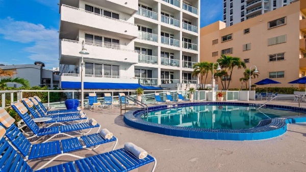 Best Western Plus Atlantic Beach Resort image 9